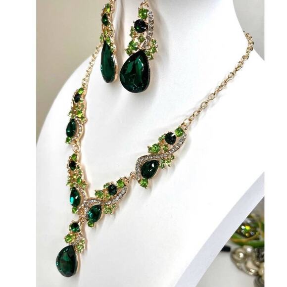 Necklace Earrings Matching Jewelry Set Green Peridot Clear C Z Gold O30 - Picture 5 of 6